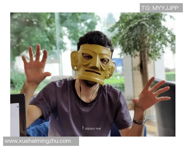 揭秘面具足球明星的真实身份与传奇故事 揭秘面具足球明星的真实身份与传奇故事