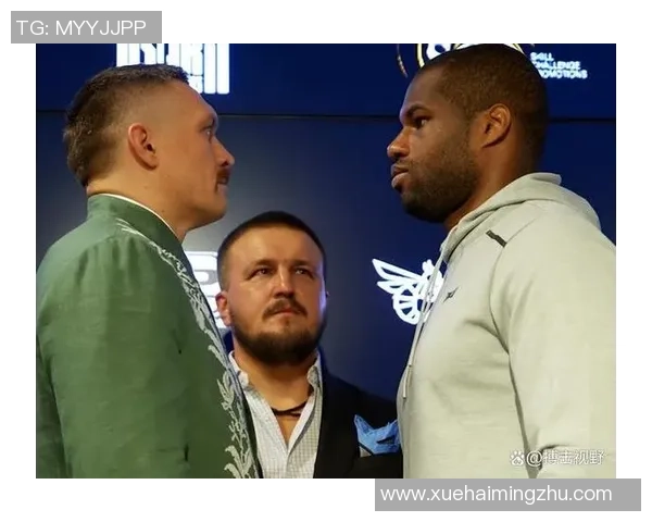 拳王与足球明星同框合影展现运动精神与友谊的精彩瞬间